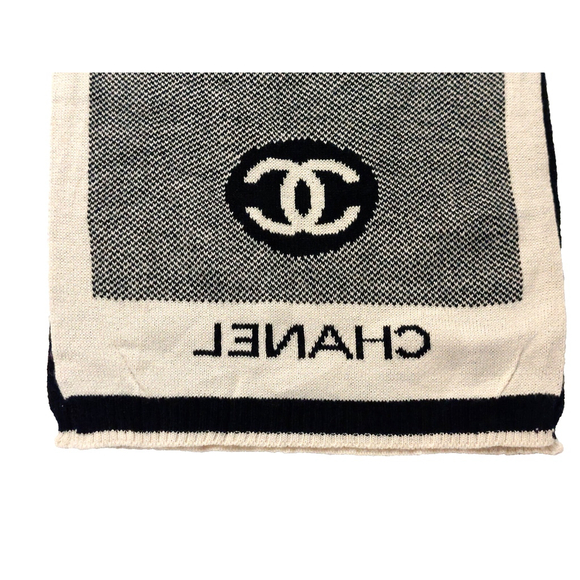 Vintage CHANEL Gray, Black, Ivory 100% Cashmere Wool Reversible Knit Scarf - Picture 12 of 16